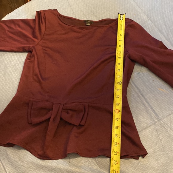 ⭐️ 2/$10 - blouse - Picture 7 of 8